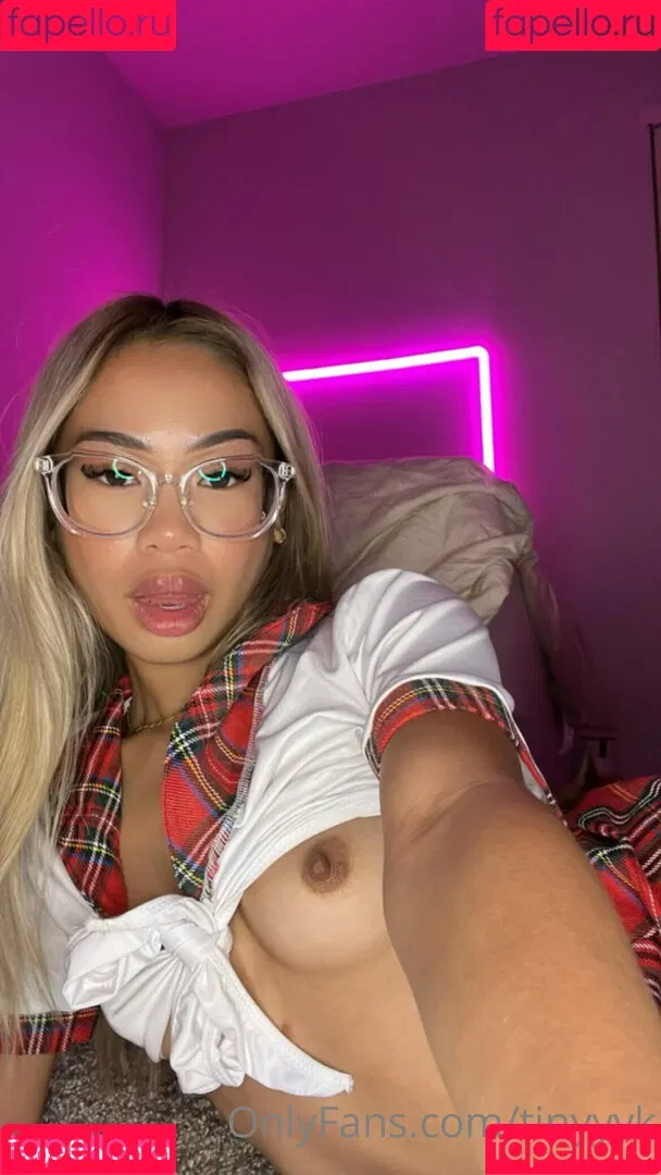 tinyyyk Onlyfans Photo Gallery 