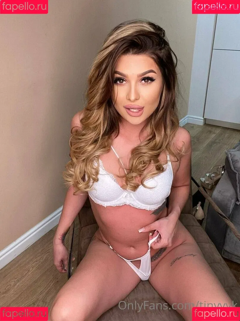 tinyyyk Onlyfans Photo Gallery 