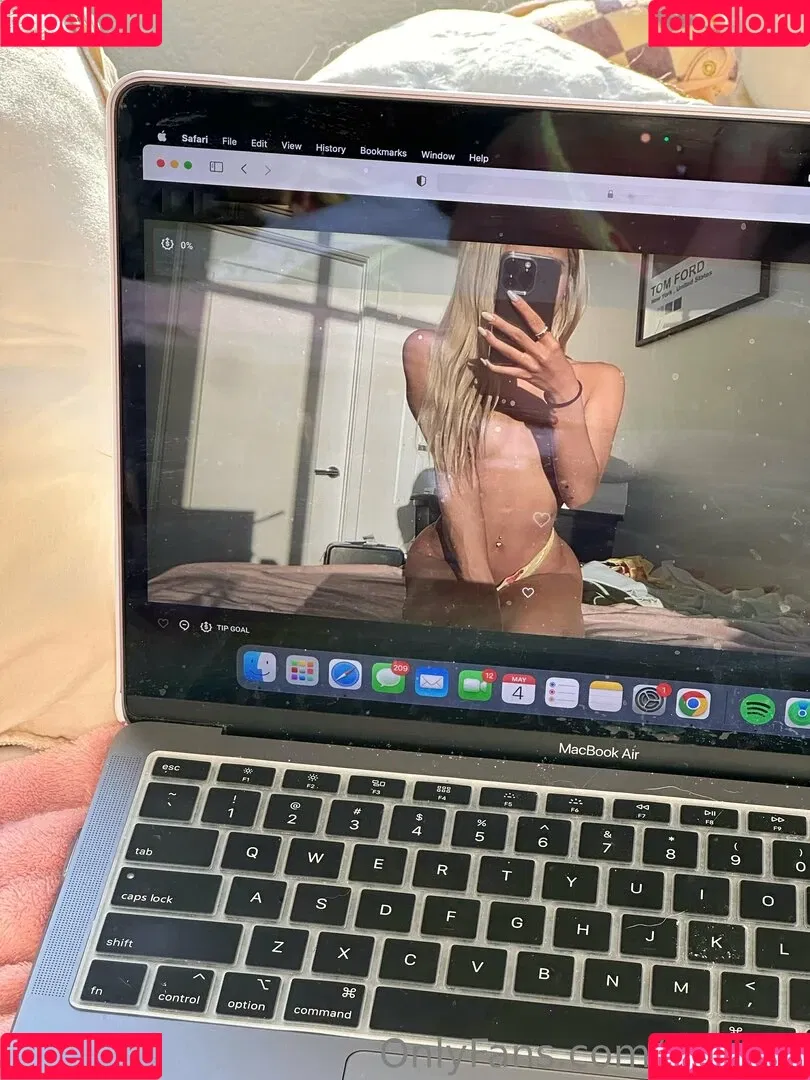 tinyyyk Onlyfans Photo Gallery 