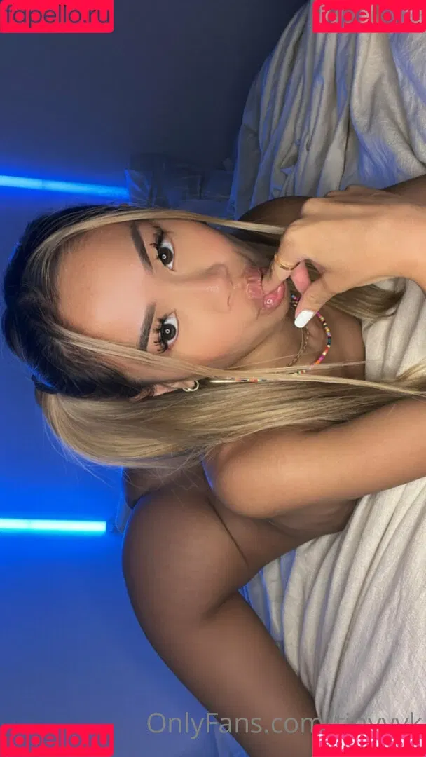 tinyyyk Onlyfans Photo Gallery 