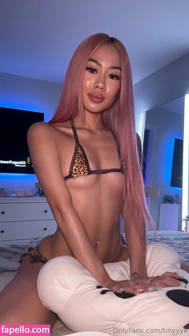 tinyyyk Onlyfans Photo Gallery 