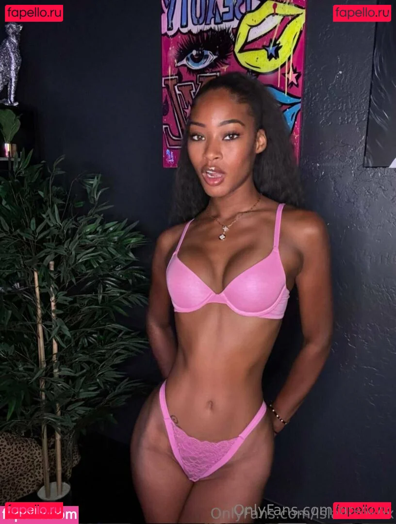 tinyyyk Onlyfans Photo Gallery 