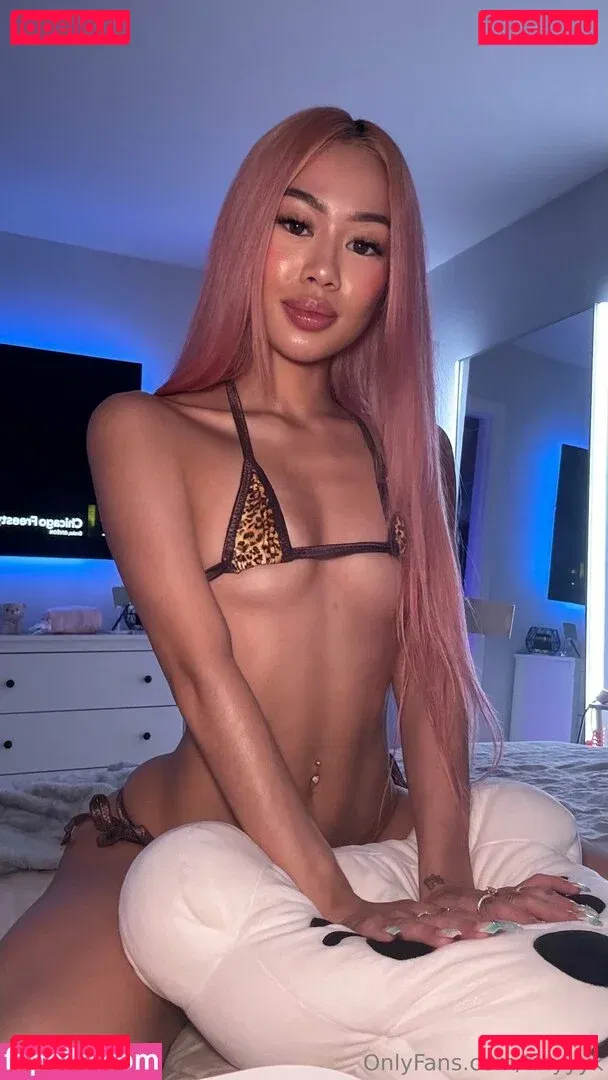 tinyyyk Onlyfans Photo Gallery 