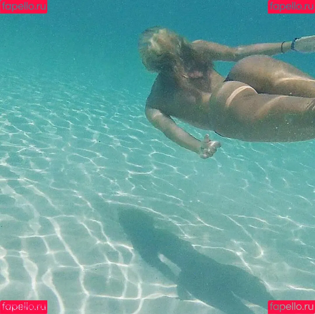 Casi Davies Onlyfans Photo Gallery 