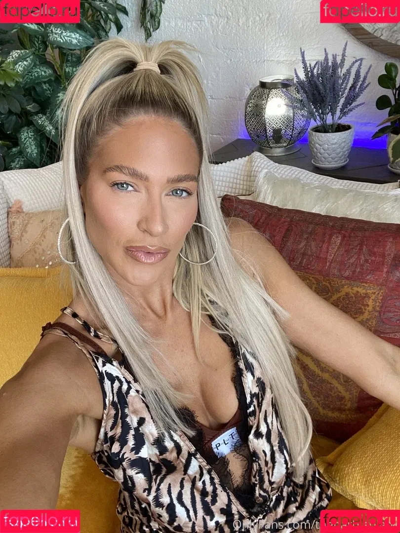 Kelly Kelly Onlyfans Photo Gallery 