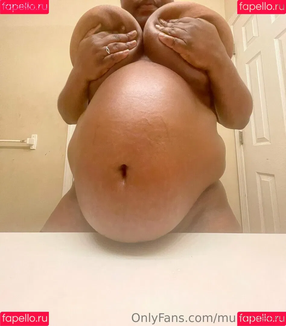 izzyeats Onlyfans Photo Gallery 