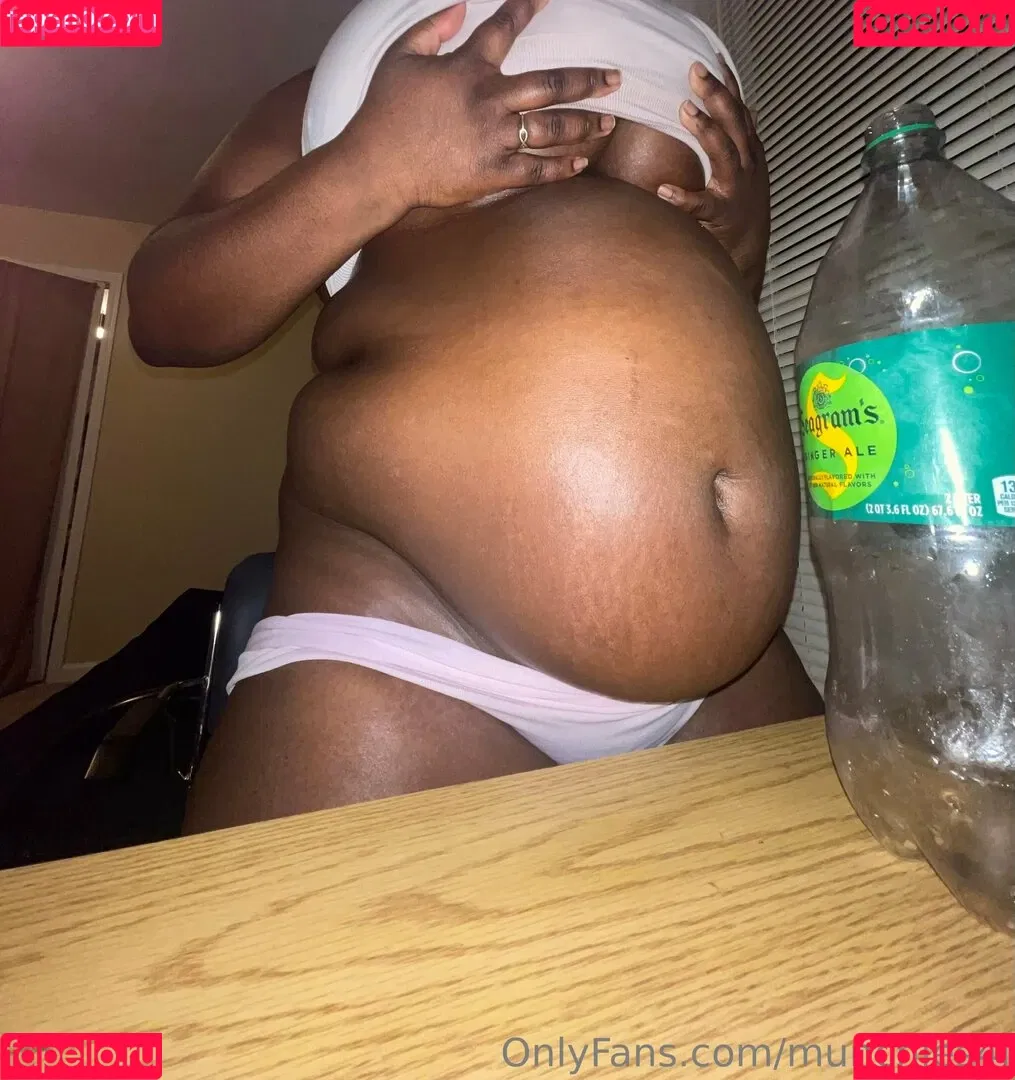 izzyeats Onlyfans Photo Gallery 