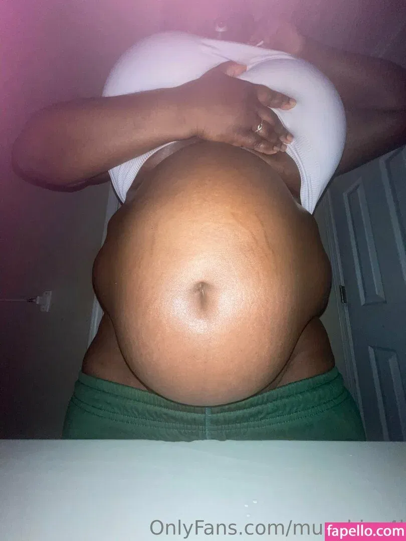 izzyeats Onlyfans Photo Gallery 