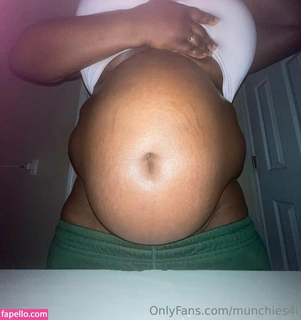 izzyeats Onlyfans Photo Gallery 