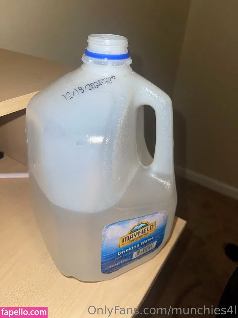 izzyeats Onlyfans Photo Gallery 