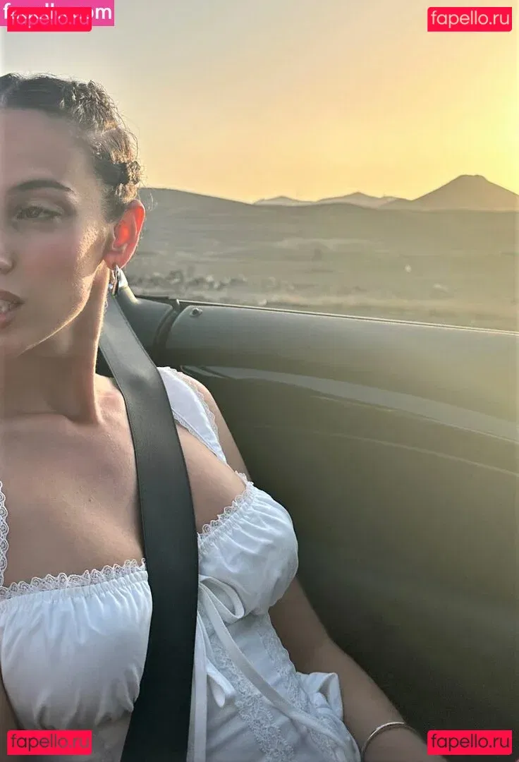 Maria Cândida Onlyfans Photo Gallery 