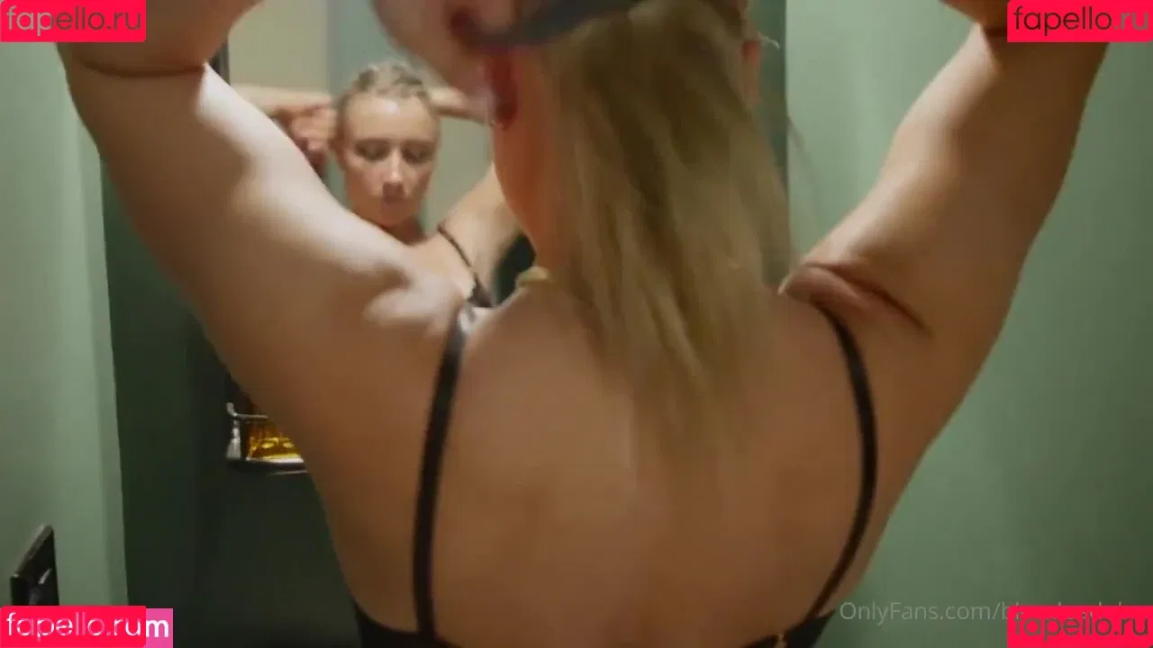 blondeadobo Onlyfans Photo Gallery 