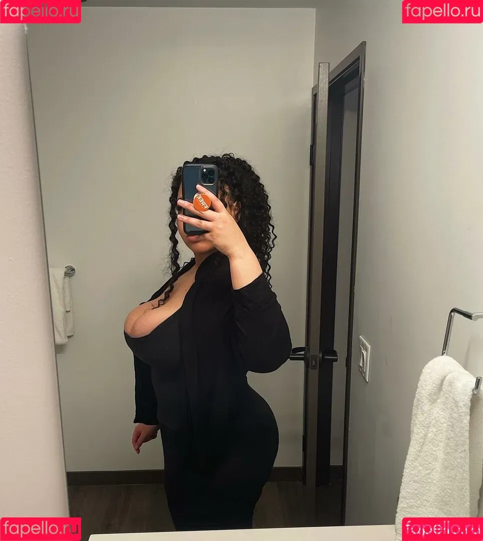 Tanya Mayenge Onlyfans Photo Gallery 