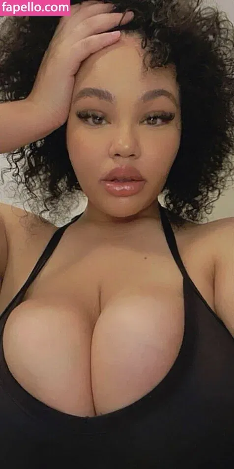 Tanya Mayenge Onlyfans Photo Gallery 