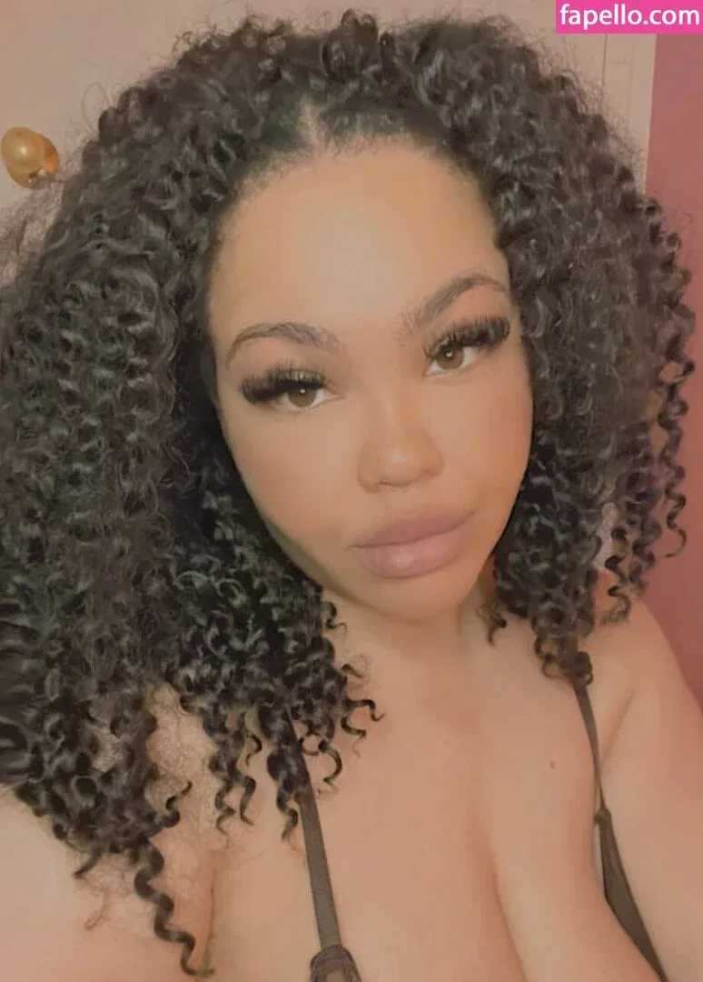 Tanya Mayenge Onlyfans Photo Gallery 