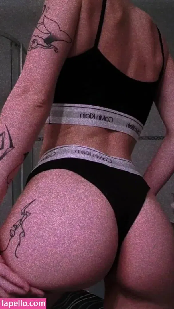 friday_west Onlyfans Photo Gallery 