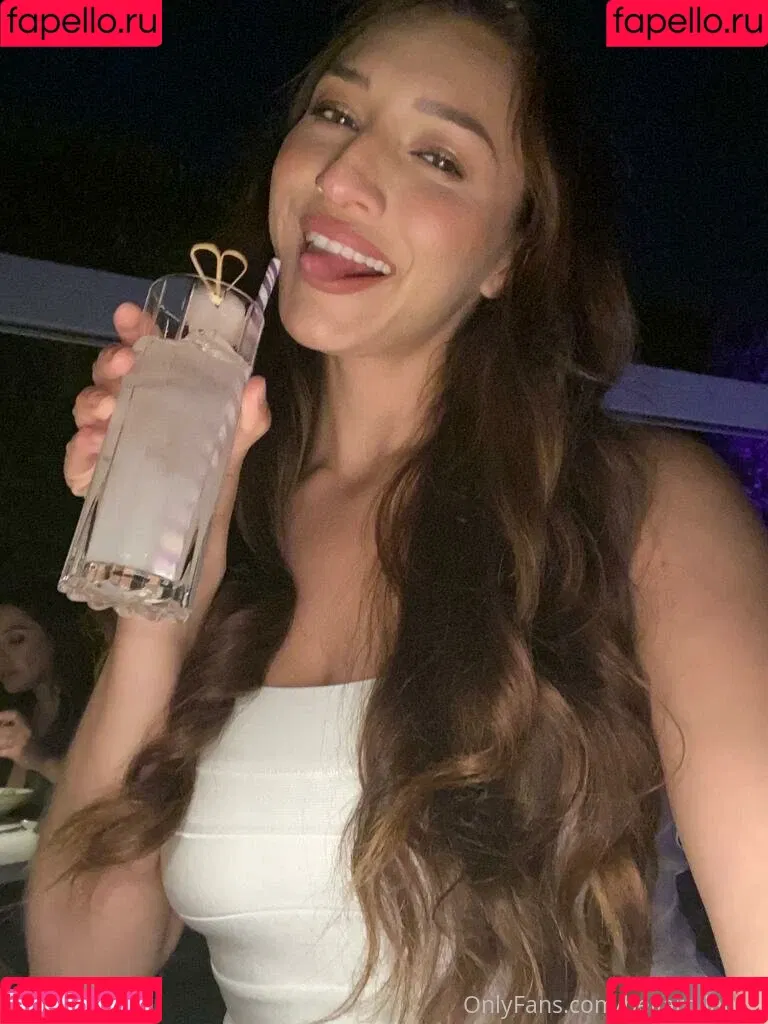 Bella Rolland Onlyfans Photo Gallery 