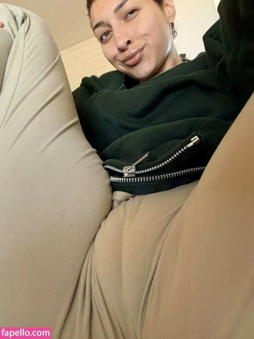 Bella Rolland Onlyfans Photo Gallery 