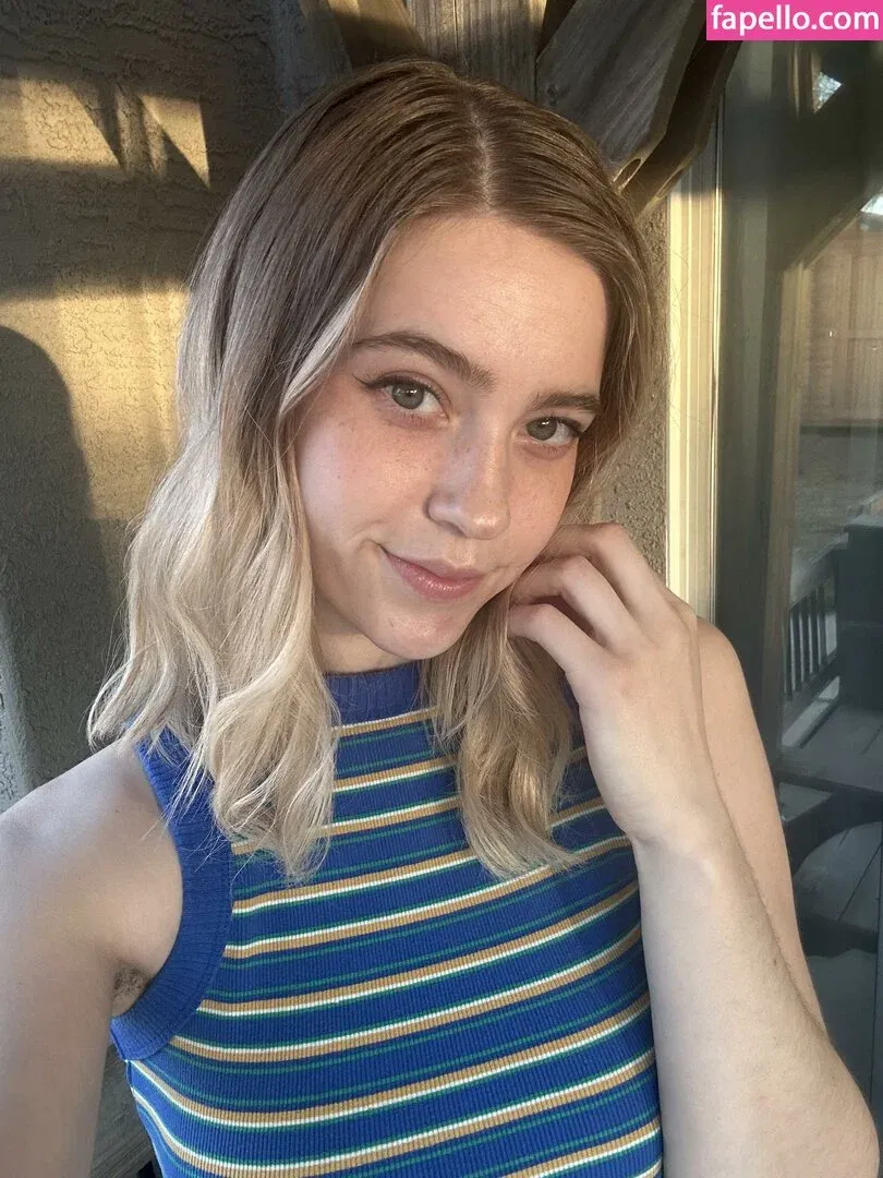 Baby Lily Onlyfans Photo Gallery 