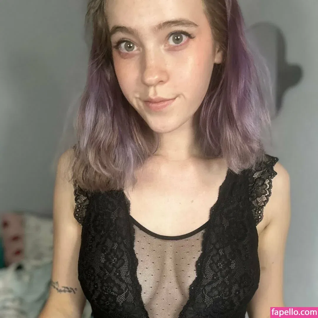 Baby Lily Onlyfans Photo Gallery 