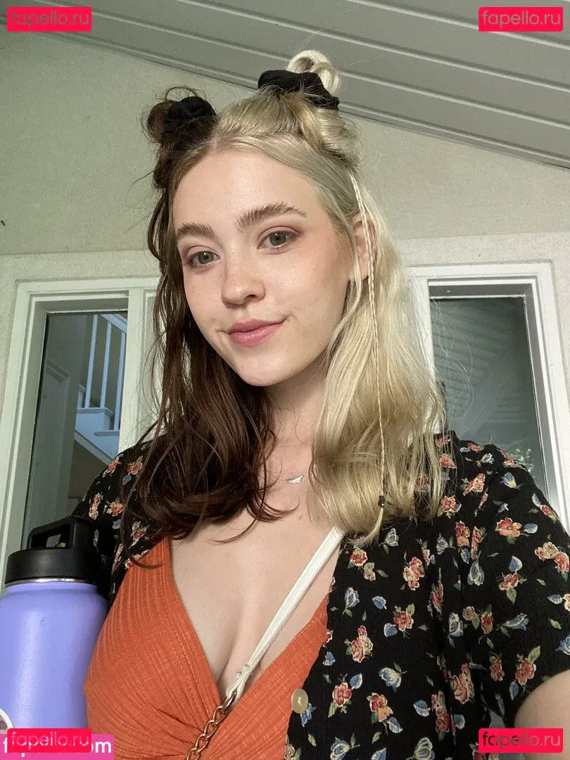 Baby Lily Onlyfans Photo Gallery 