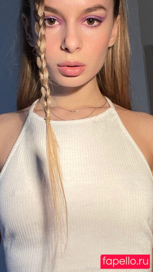 Emily Poker Nude Onlyfans Photo 34