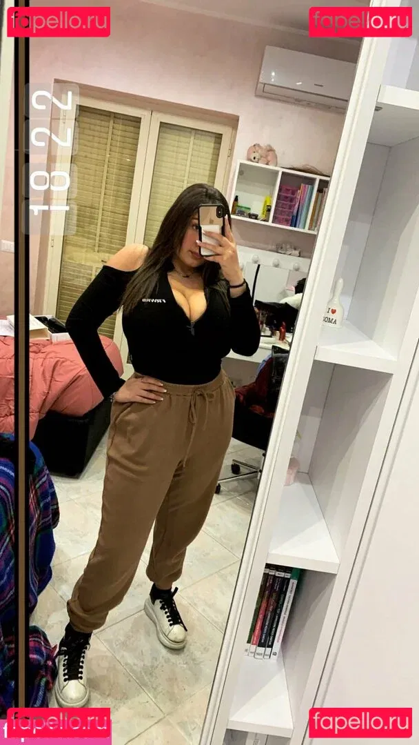 Jolanda Tummolillo Onlyfans Photo Gallery 