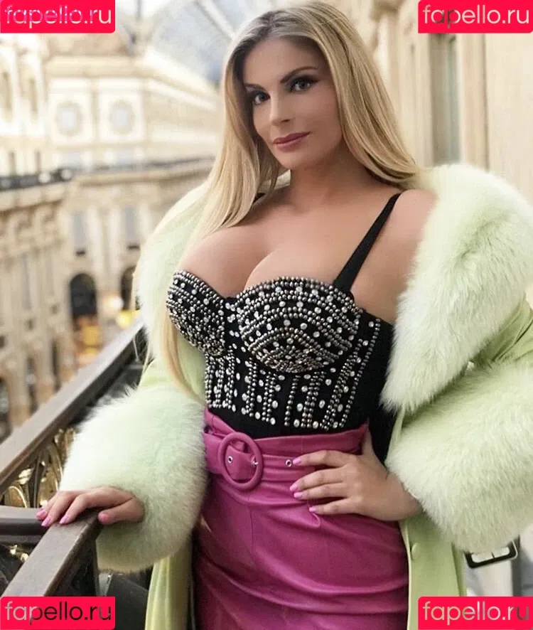 Francesca Cipriani Onlyfans Photo Gallery 