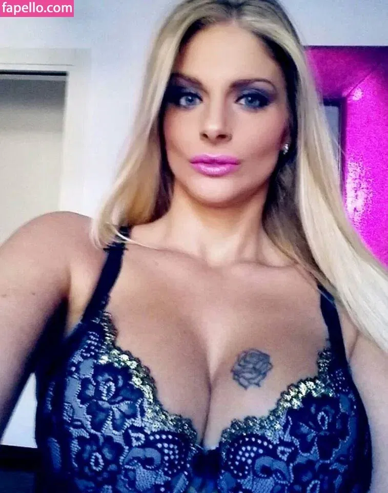 Francesca Cipriani Onlyfans Photo Gallery 