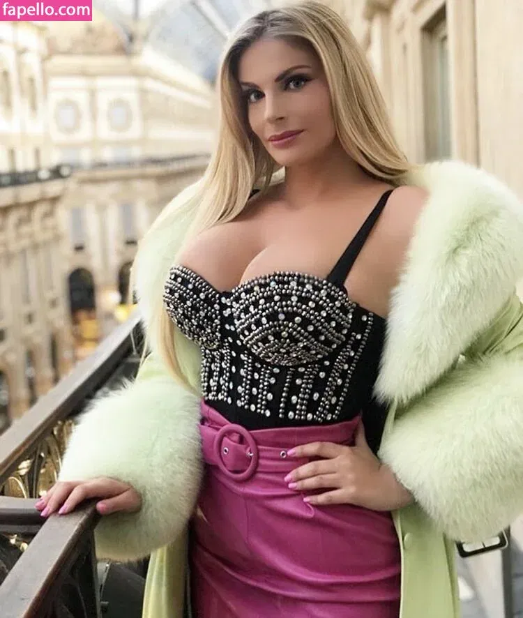 Francesca Cipriani Onlyfans Photo Gallery 