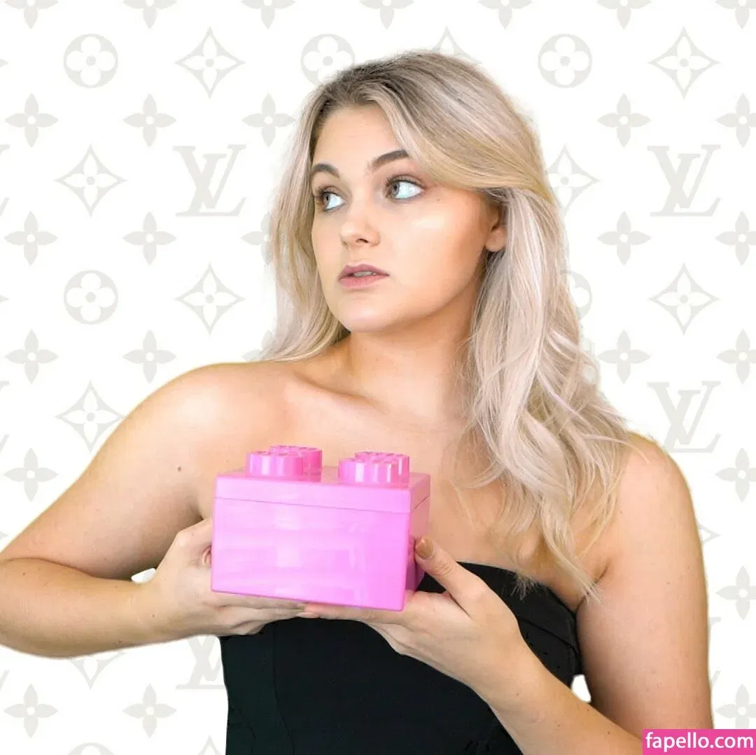 HollyRandall Onlyfans Photo Gallery 