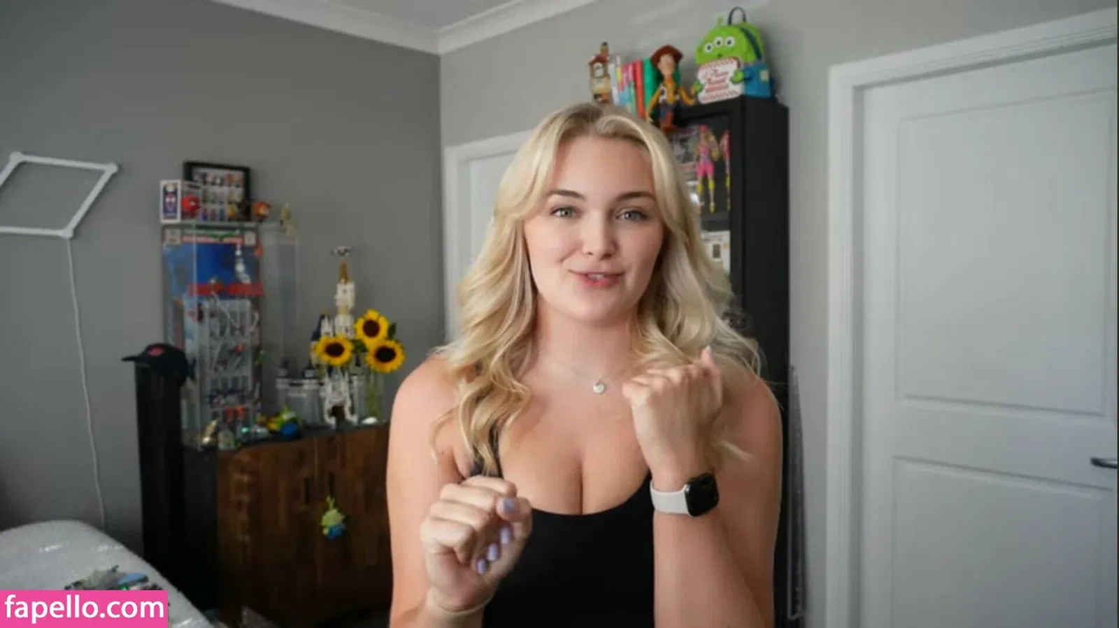 HollyRandall Onlyfans Photo Gallery 