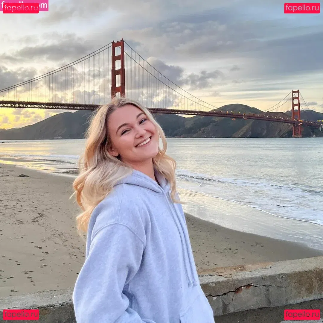 HollyRandall Onlyfans Photo Gallery 