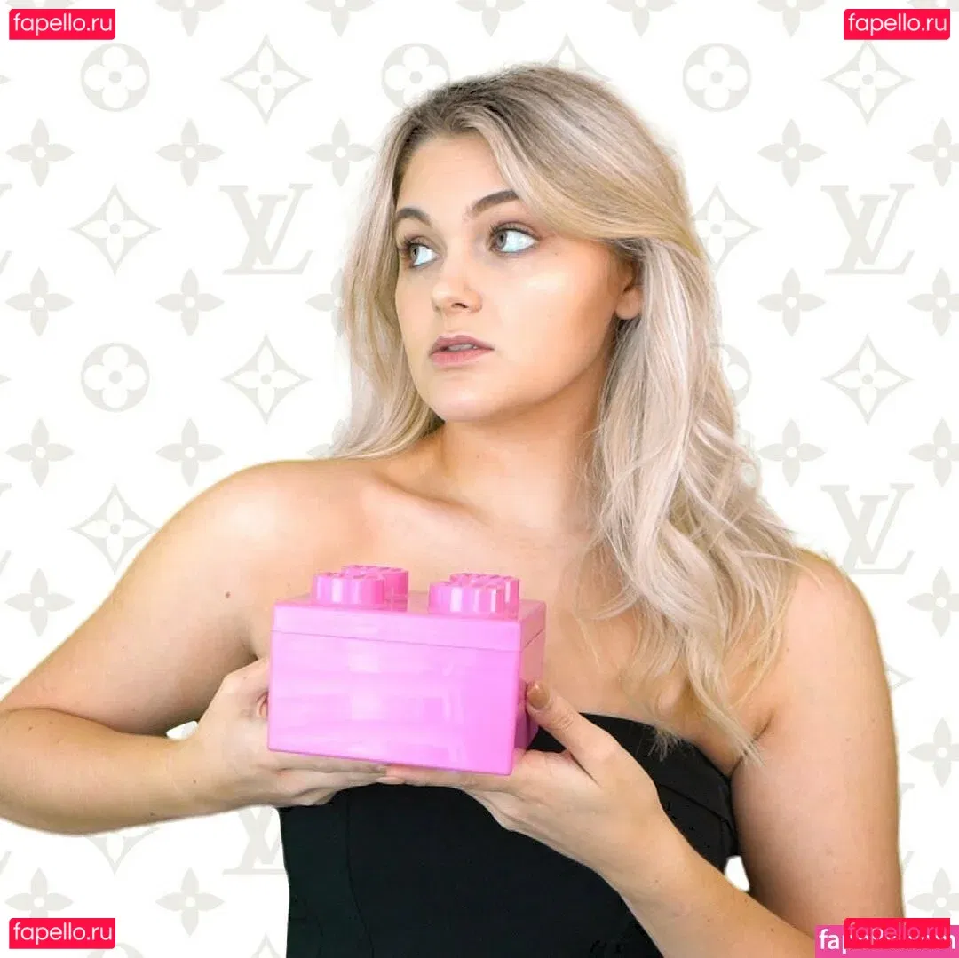 HollyRandall Onlyfans Photo Gallery 