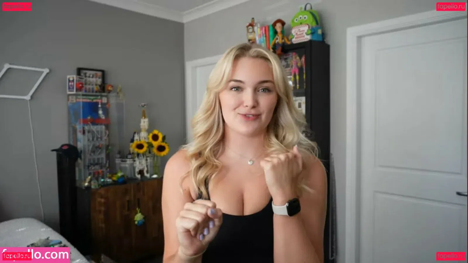 HollyRandall Onlyfans Photo Gallery 