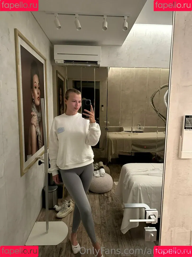 anaknoxx Onlyfans Photo Gallery 