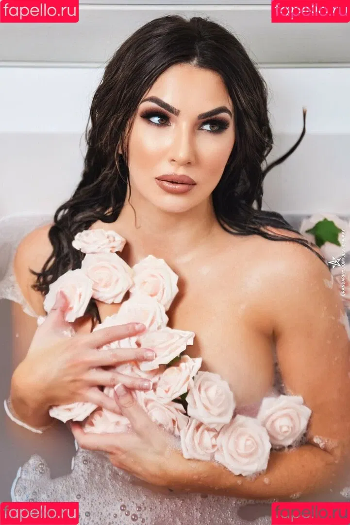 Cassie Lee Onlyfans Photo Gallery 