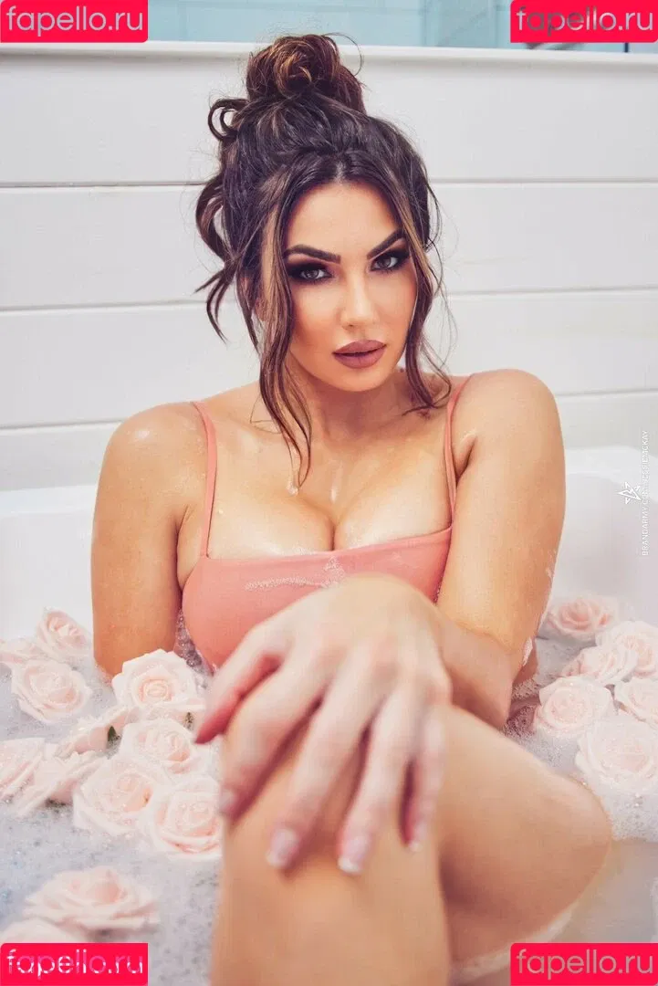 Cassie Lee Onlyfans Photo Gallery 