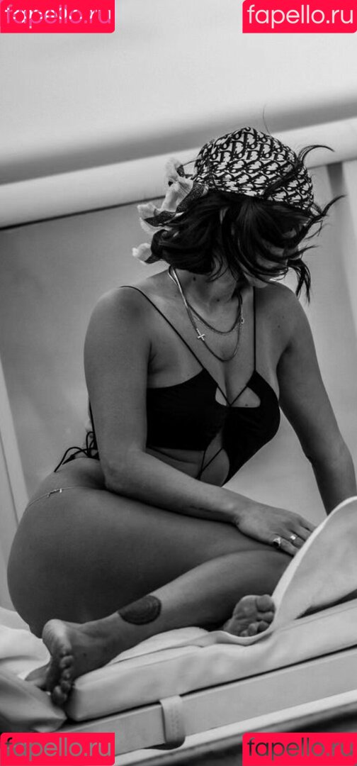 Apostoleanu Onlyfans Photo Gallery 