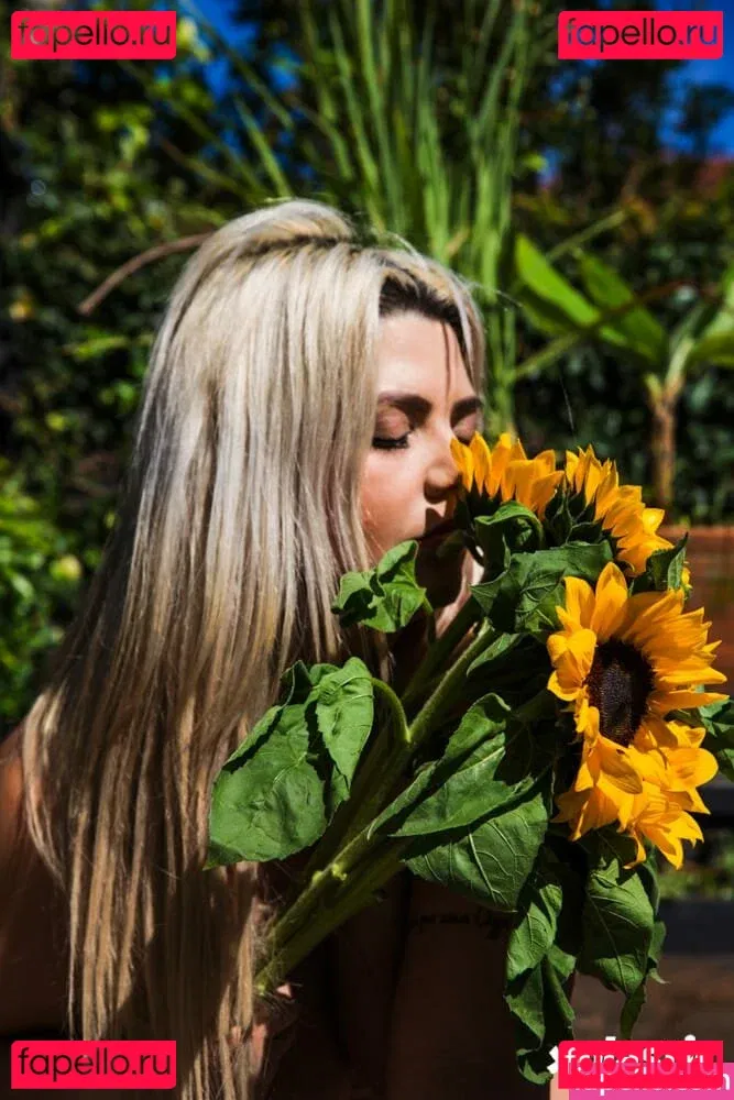 Débora Porto Onlyfans Photo Gallery 