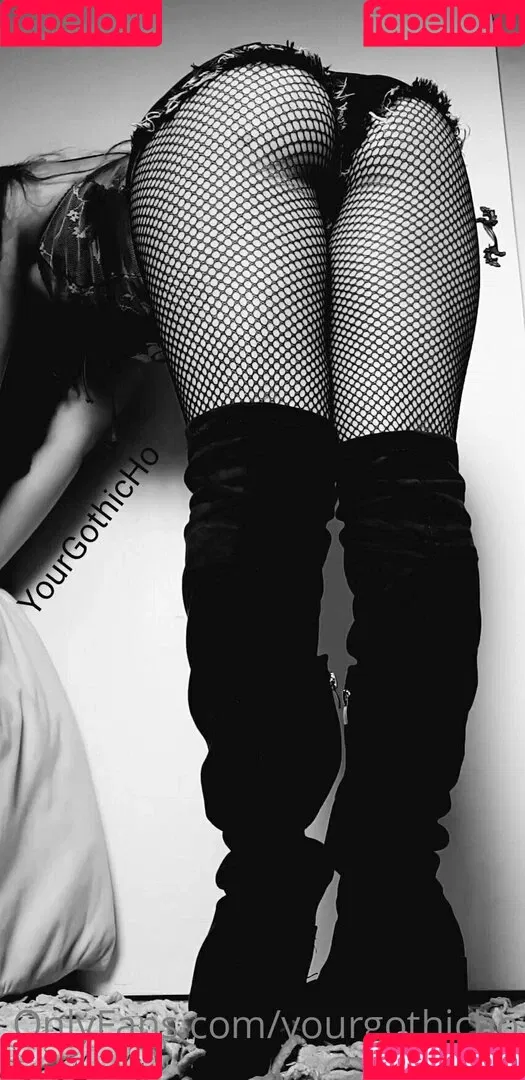 yourgothicho Onlyfans Photo Gallery 