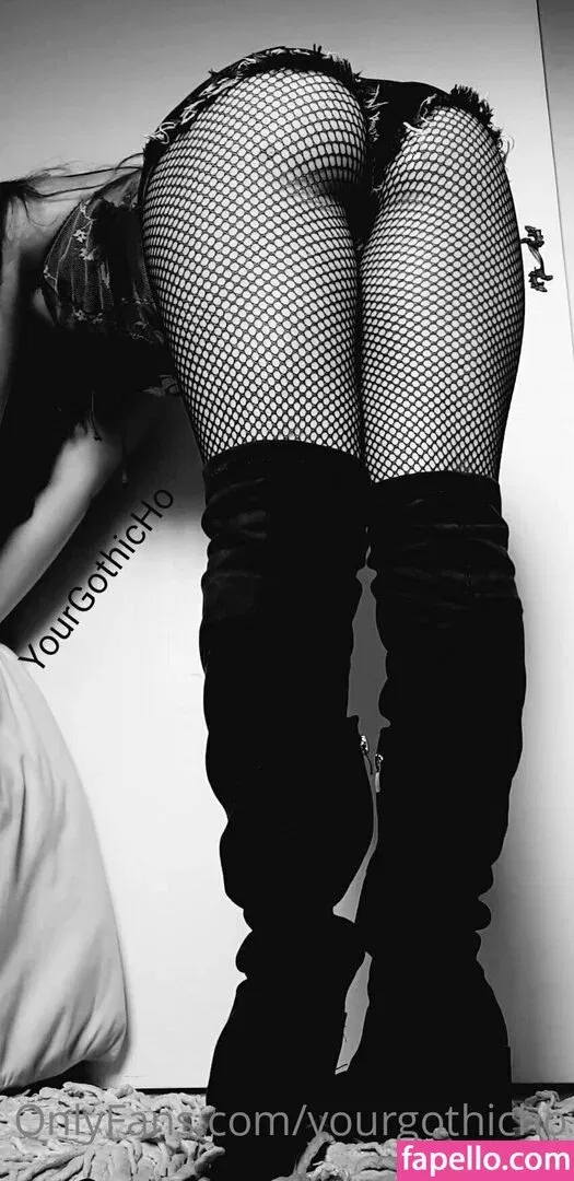 yourgothicho Onlyfans Photo Gallery 