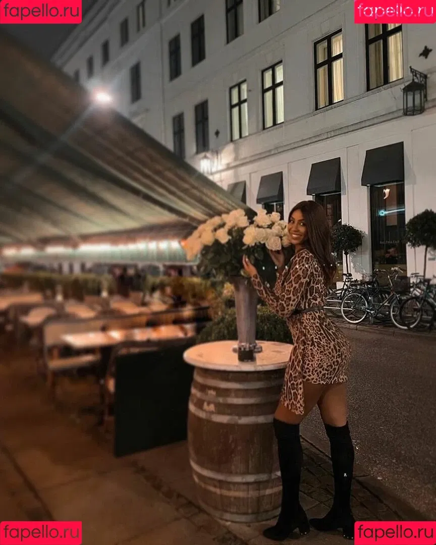 Ainett Stephens Onlyfans Photo Gallery 