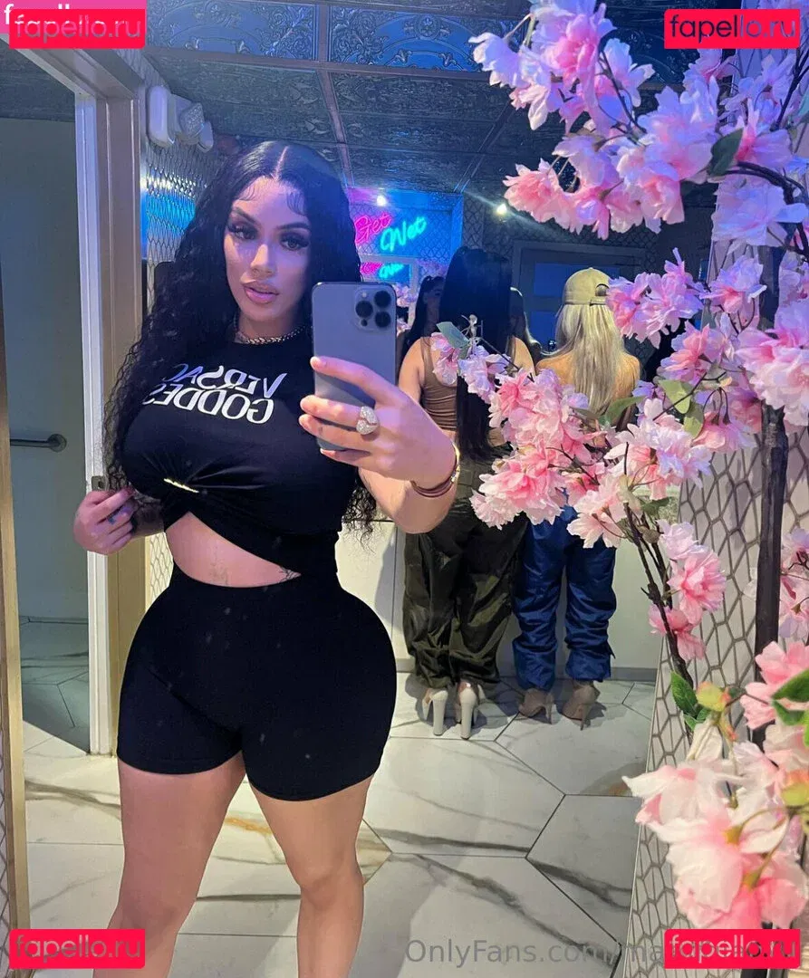 Mamigianyy Onlyfans Photo Gallery 