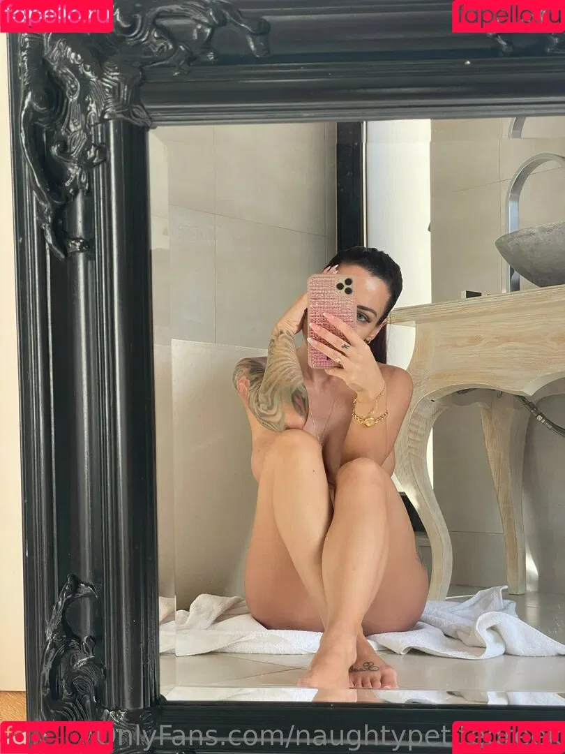 naughtypetitegreek Onlyfans Photo Gallery 