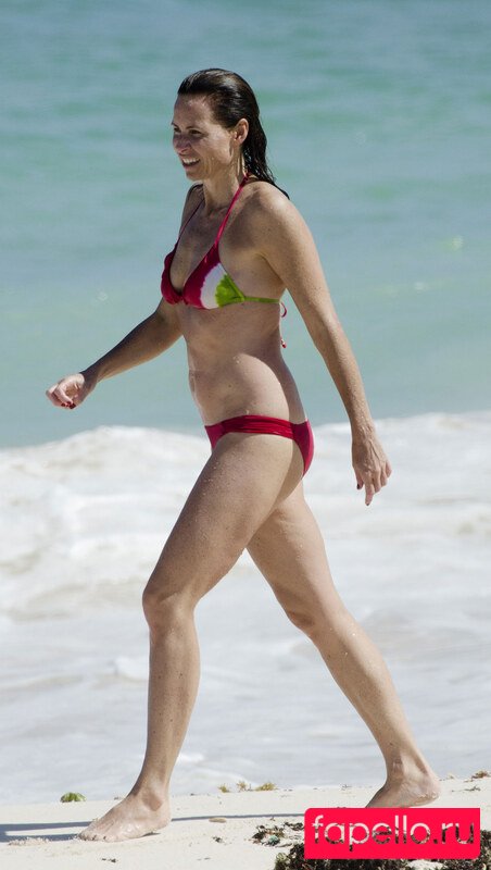 Minnie Driver Nude Onlyfans Photo 7