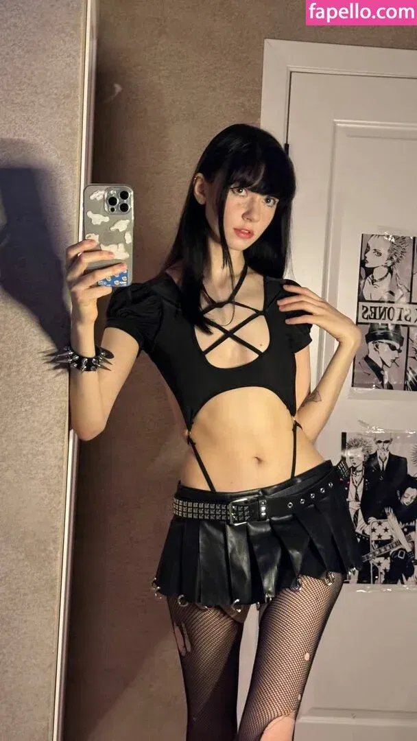 YourSmallDoll Onlyfans Photo Gallery 