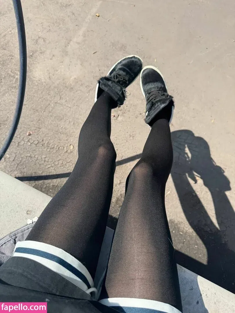 YourSmallDoll Onlyfans Photo Gallery 