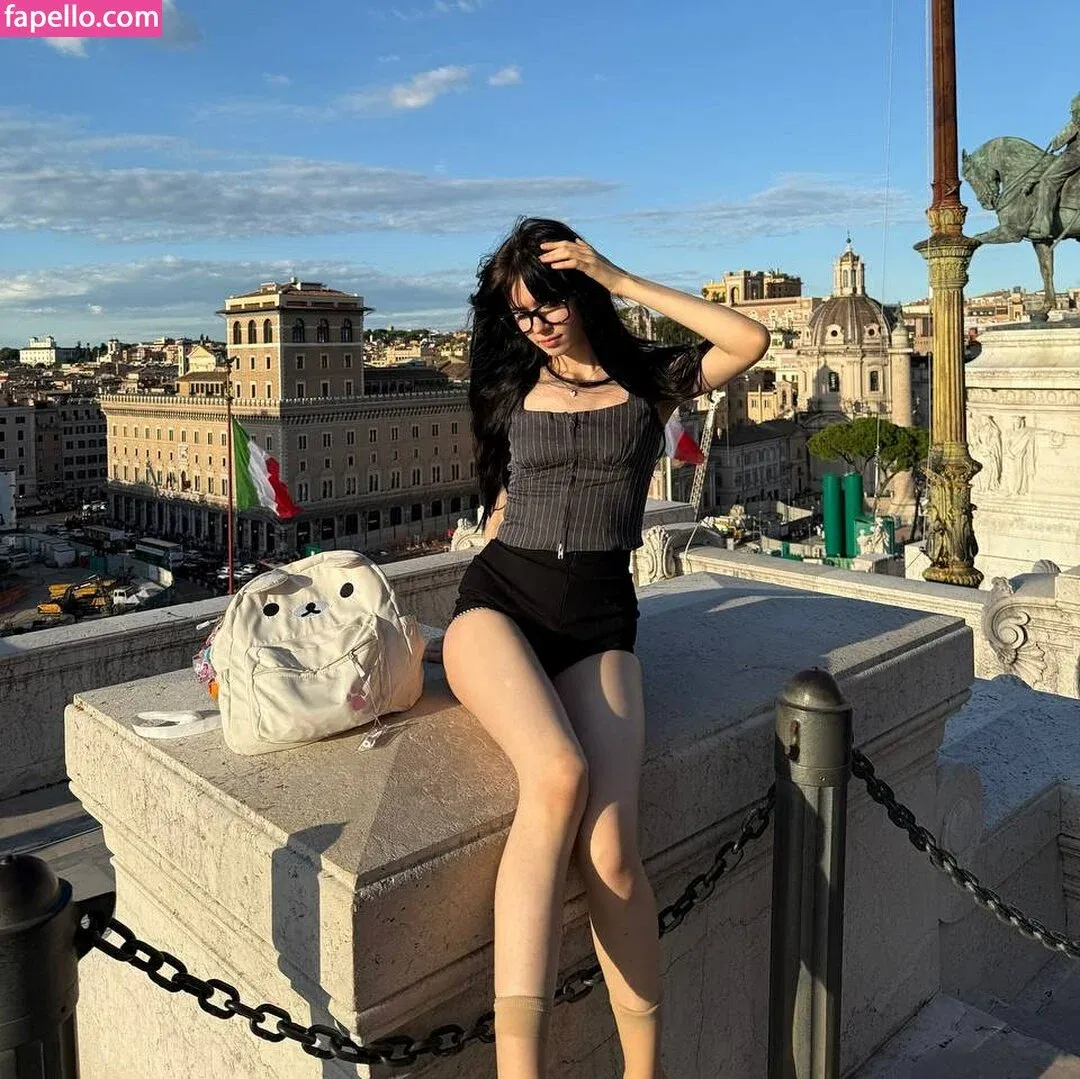 YourSmallDoll Onlyfans Photo Gallery 