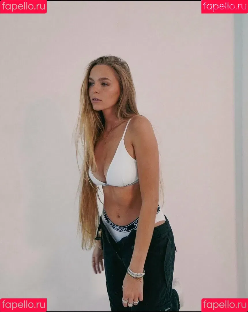 Lies Zhara Onlyfans Photo Gallery 
